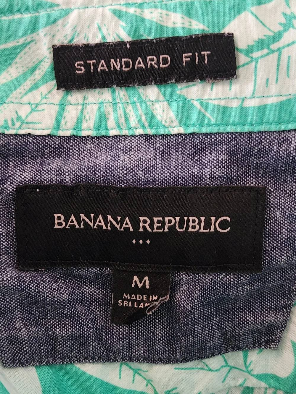 Banana Republic Green and White Hawaiian Shirt Size Medium Flaw